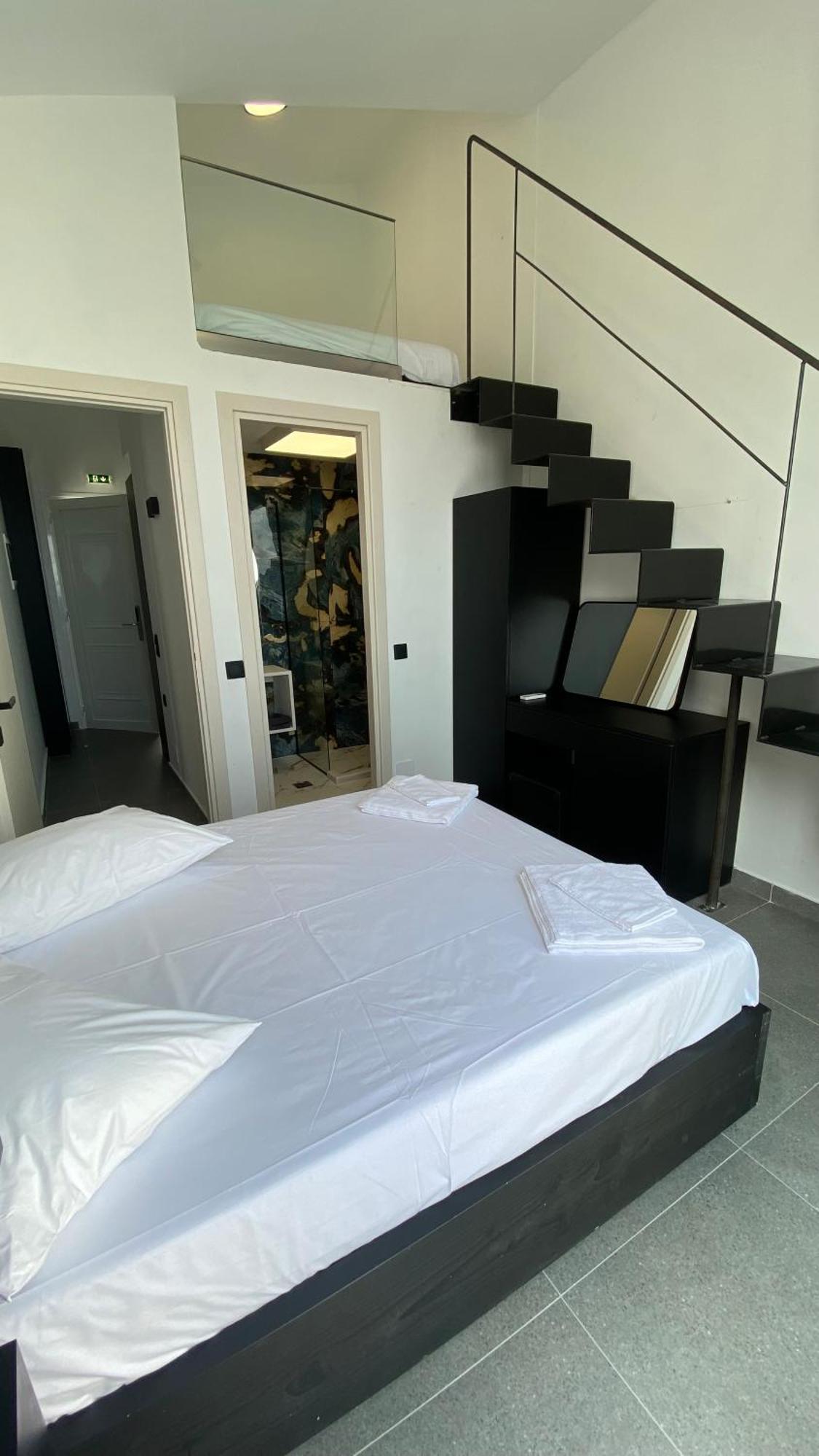 Akrogiali Apartments Barbati Exterior photo